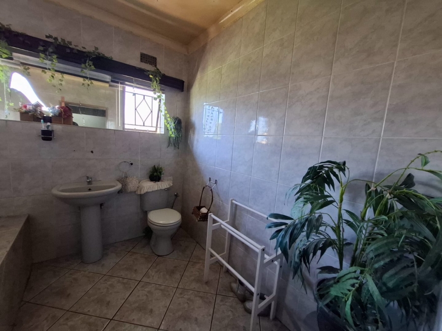 4 Bedroom Property for Sale in Oos Einde North West